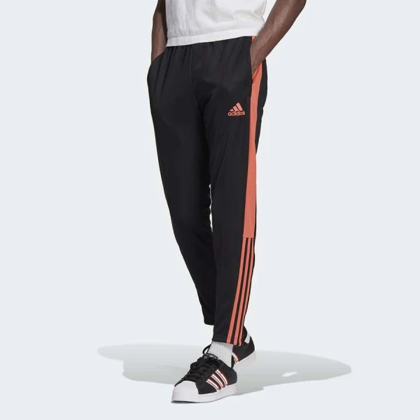 CALÇA ADIDAS TIRO ESSENTIAL MASCULINO - Preto/vermelho