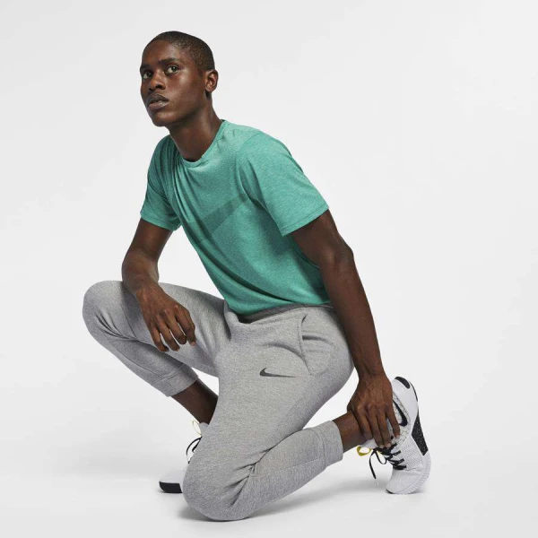 CALÇA NIKE THERMA MASCULINA - Cinza