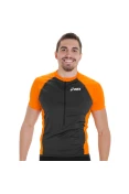 CAMISETA ASICS PES BIKE SS MASCULINA - Chumbo/laranja CAMISETA ASICS PES BIKE SS MASCULINA - Chumbo/laranja