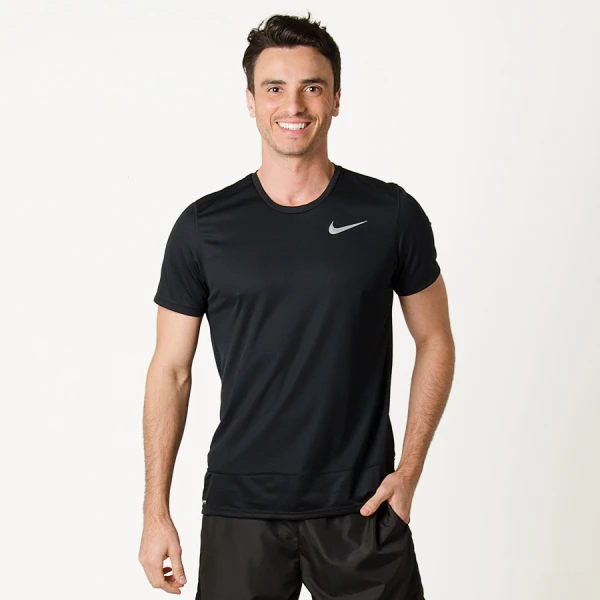 CAMISETA NIKE BREATHE RAPID MASCULINA - Preto