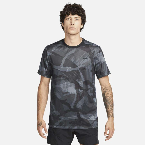 CAMISETA NIKE CAMO DRI-FIT LEGEND MASCULINA - Preto/grafite