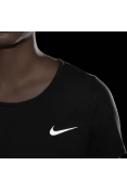 CAMISETA NIKE DF RUN DVN TOP SS FEMININA - Preto CAMISETA NIKE DF RUN DVN TOP SS FEMININA - Preto
