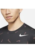 CAMISETA NIKE DRI-FIT AOP ESTAMPADA MASCULINA - Preto