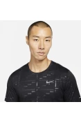CAMISETA NIKE DRI-FIT UV RUN DIVISION MILER MASCULINO - Preto CAMISETA NIKE DRI-FIT UV RUN DIVISION MILER MASCULINO - Preto