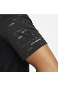 CAMISETA NIKE DRI-FIT UV RUN DIVISION MILER MASCULINO - Preto CAMISETA NIKE DRI-FIT UV RUN DIVISION MILER MASCULINO - Preto