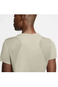CAMISETA NIKE RUN FEMININA - Bege CAMISETA NIKE RUN FEMININA - Bege