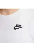 CAMISETA NIKE SPORTSWEAR CLUB ESSENTIALS FEMININA - Branco CAMISETA NIKE SPORTSWEAR CLUB ESSENTIALS FEMININA - Branco