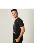 CAMISETA PUMA WAVES GRAPHIC MASCULINA - Preto CAMISETA PUMA WAVES GRAPHIC MASCULINA - Preto