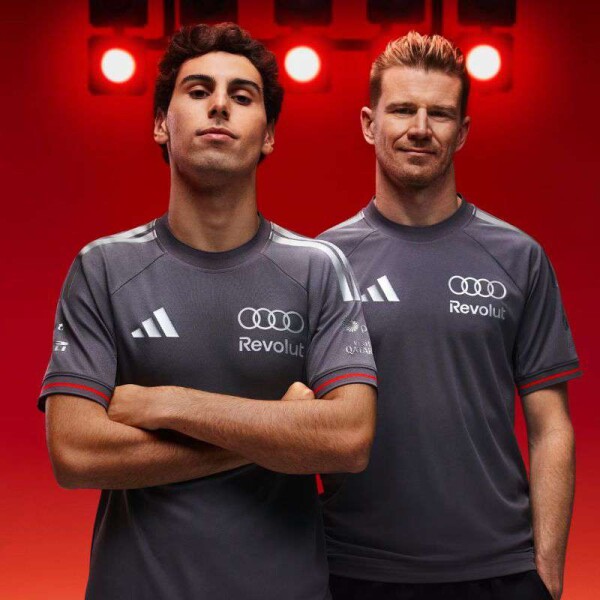 Camiseta ADIDAS Oficial Audi Revolut F1 Team - Piloto - Cinza
