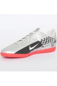 CHUTEIRA FUTSAL NIKE MERCURIAL VAPOR 13 CLUB NEYMAR IC MASCULINO - Prata/preto CHUTEIRA FUTSAL NIKE MERCURIAL VAPOR 13 CLUB NEYMAR IC MASCULINO - Prata/preto