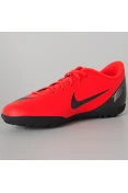CHUTEIRA NIKE VAPORX 12 CLUB CR7 TF - Vermelho/preto CHUTEIRA NIKE VAPORX 12 CLUB CR7 TF - Vermelho/preto