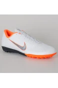 CHUTEIRA SOCIETY NIKE MERCURIALX VAPOR 12 ACADEMY TF - Branco/laranja CHUTEIRA SOCIETY NIKE MERCURIALX VAPOR 12 ACADEMY TF - Branco/laranja