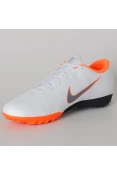 CHUTEIRA SOCIETY NIKE MERCURIALX VAPOR 12 ACADEMY TF - Branco/laranja CHUTEIRA SOCIETY NIKE MERCURIALX VAPOR 12 ACADEMY TF - Branco/laranja
