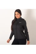 JAQUETA CORTA-VENTO NIKE ESSENTIALS FEMININA - Preto JAQUETA CORTA-VENTO NIKE ESSENTIALS FEMININA - Preto