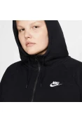 JAQUETA NIKE SPORTSWEAR ESSENTIAL PLUS SIZE FEMININA - Preto JAQUETA NIKE SPORTSWEAR ESSENTIAL PLUS SIZE FEMININA - Preto