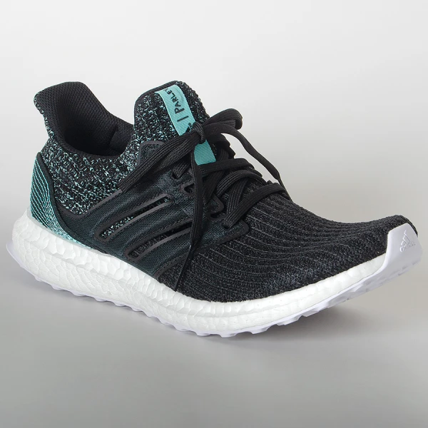 TÊNIS ADIDAS ULTRABOOST PARLEY FEMININO - Preto/branco