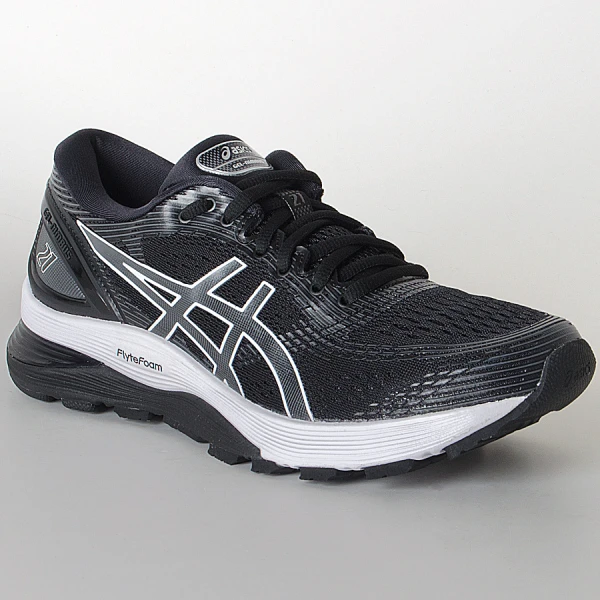 TÊNIS ASICS GEL NIMBUS 21 FEMININO - Preto/branco
