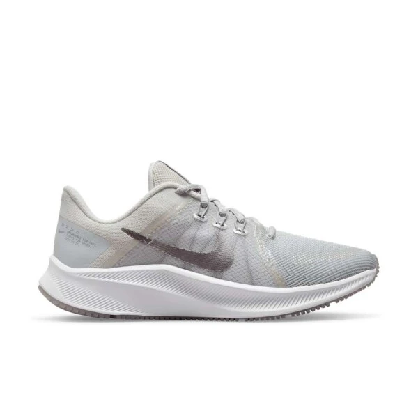 TÊNIS NIKE QUEST 4 PREMIUM FEMININO - Cinza/branco